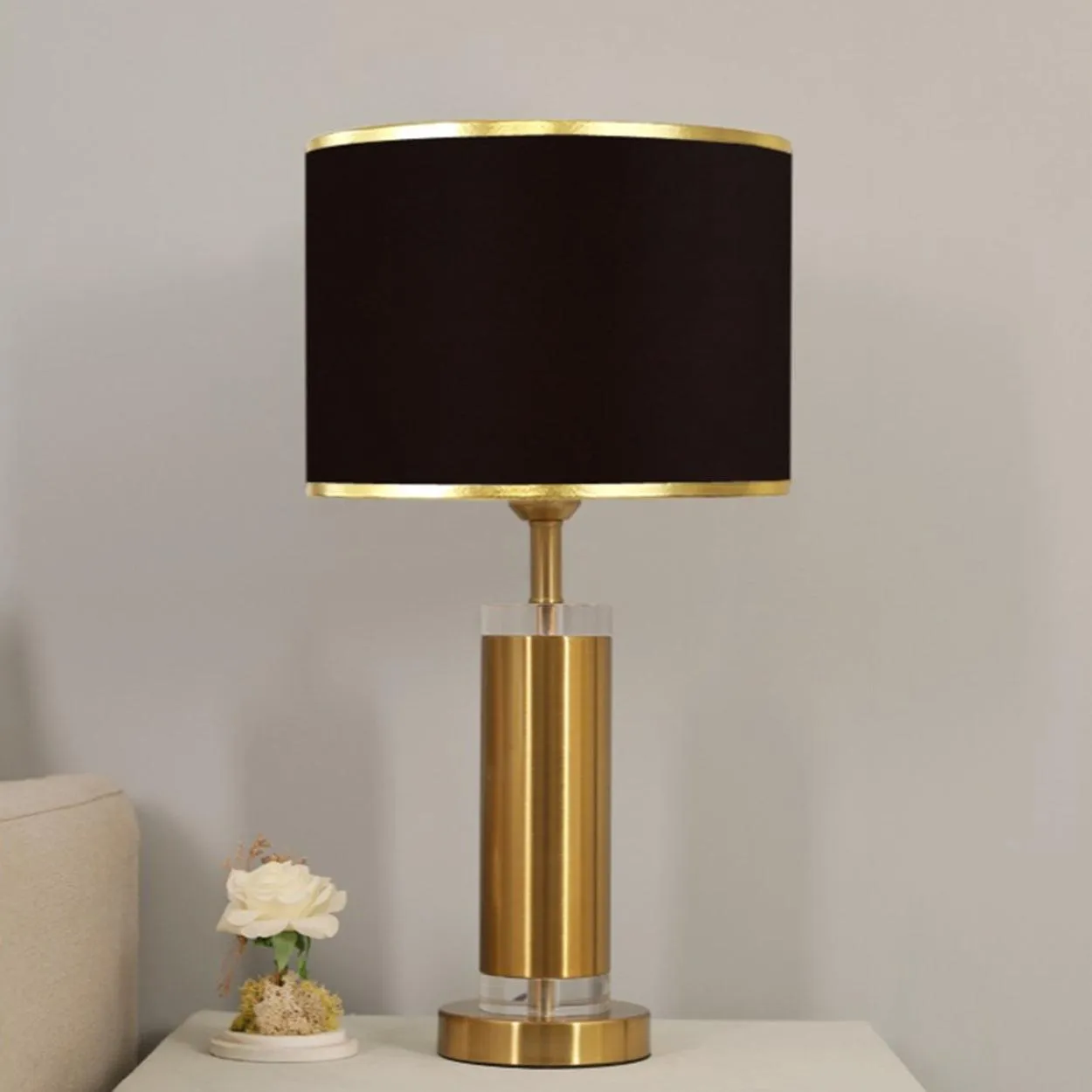 ROBERT LUXURY METAL AND CRYSTAL DESIGNER TABLE LAMP BEDSIDE LAMP